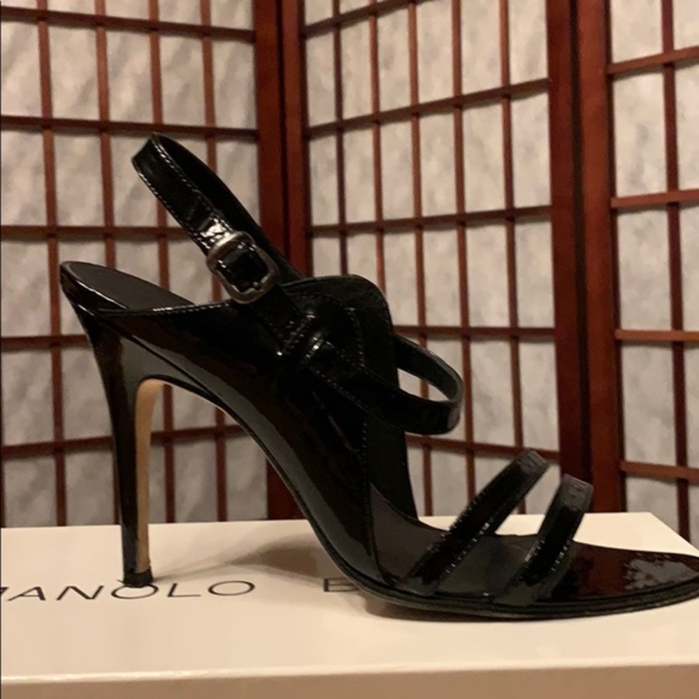 Manolo Blahnik Patent Leather Slingback Heels 👠